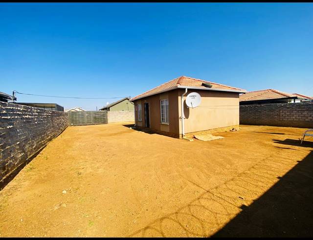 2 BEDROOM HOUSE FOR SALE IN SAVANNA CITY